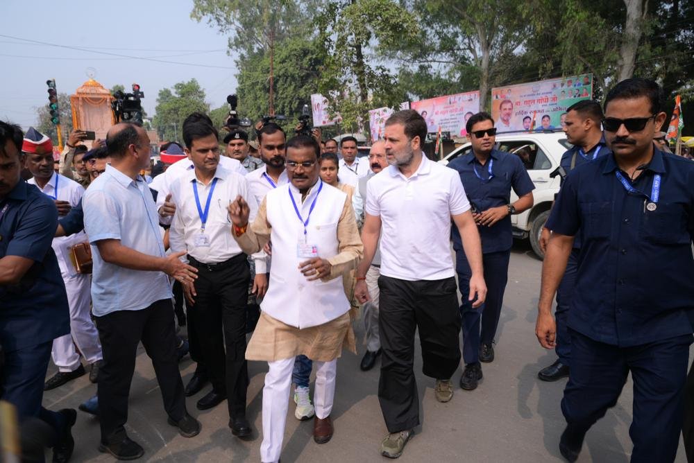 राहुल गांधी जी (सांसद, रायबरेली) के साथ